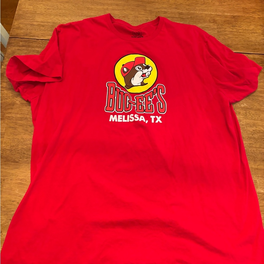 Buc-ee's Red Graphic T-Shirt